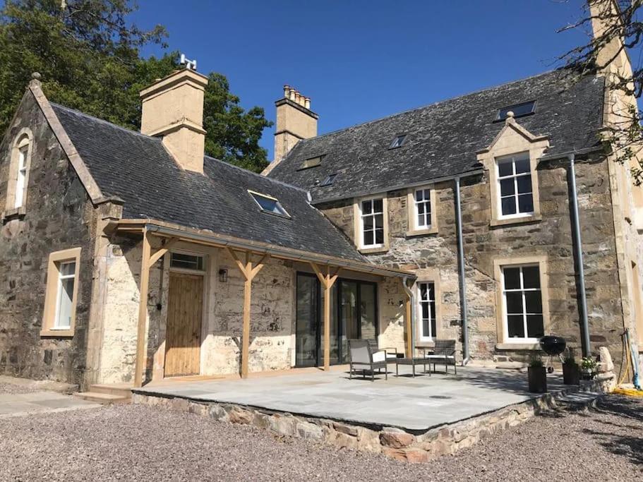 Stylish Scottish Manor, Coillemore House Кайл-оф-Лохалш Экстерьер фото